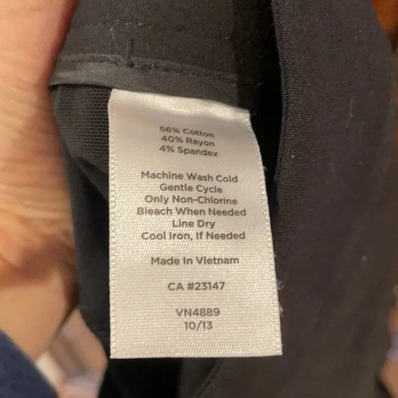 Talbots woman’s black Bermuda shorts - Picture 7 of 7